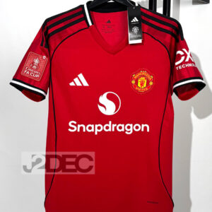 Man United แมนยู ชุดเหย้า Home เกรดแฟนบอล ปี 2025/26 (อาร์ม FA Cup + ชื่อนักเตะ + เบอร์)