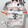 Bayern Muchen บาเยิร์น มิวนิค Away ชุดเยือน เกรดแฟนบอล ปี 2025/26 ( อาร์ม ยูฟ่าแชมป์เปี้ยนลีก+ชื่อนักเตะ+เบอร์ )