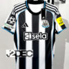 Newcastle United นิวคาสเซิล ชุดเหย้า Home เกรดแฟนบอล ปี 2025/26 (อาร์ม UCL  + ชื่อนักเตะ + เบอร์)